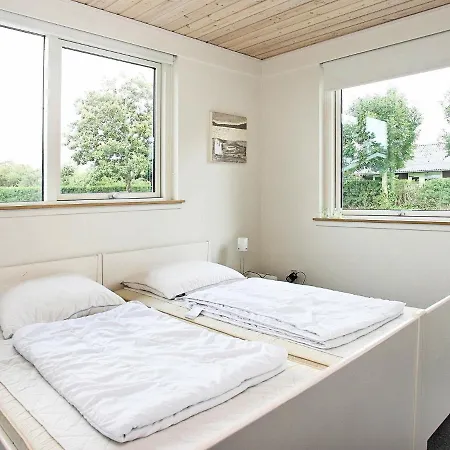 Peaceful Holiday In With Roofed Terrace *