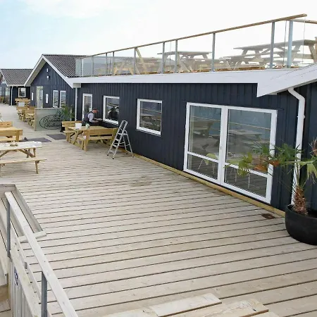 Peaceful Holiday In With Roofed Terrace 펜션