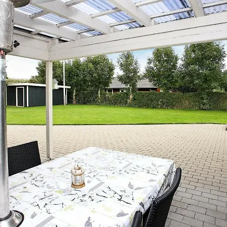 Peaceful Holiday In With Roofed Terrace *